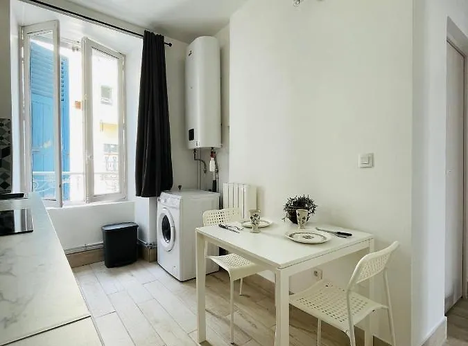 Dnn - Modern 1 Bedroom Center - Free Wifi And Parking - Near Lyon, Vichy, Clermont Thiers