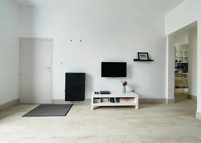 Dnn - Modern 1 Bedroom Center - Free Wifi And Parking - Near Lyon, Vichy, Clermont Thiers